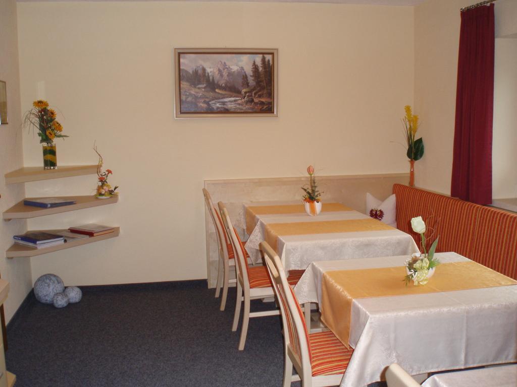 Haus Wiesenblick Kwatera prywatna Längenfeld