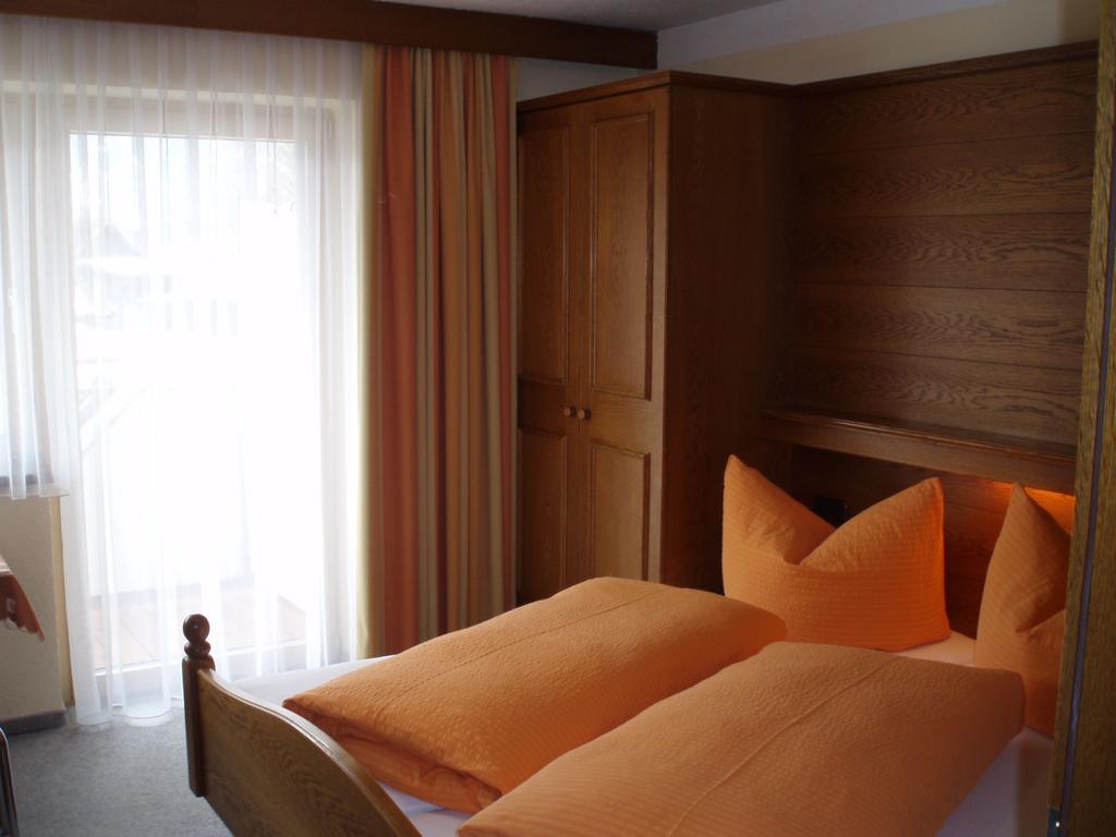 Haus Wiesenblick Homestay Langenfeld