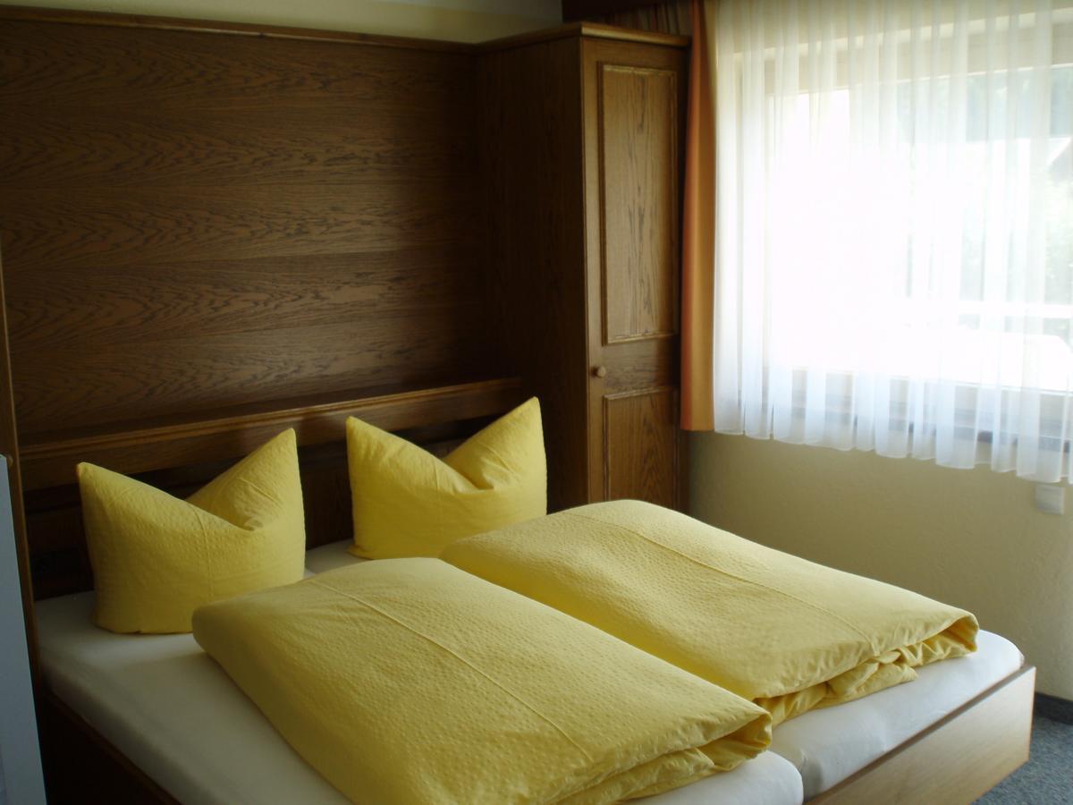 Haus Wiesenblick Homestay *